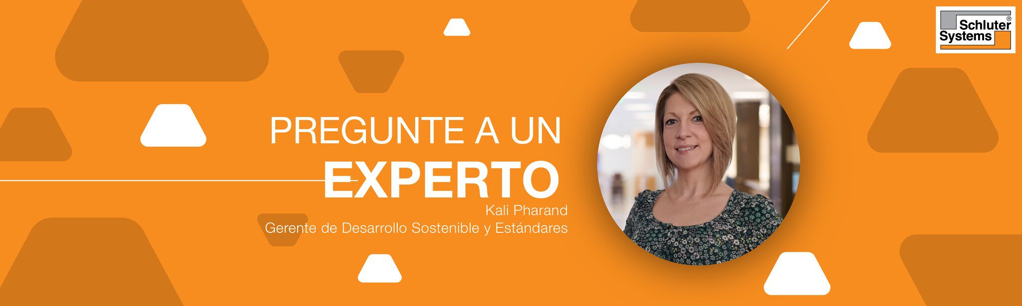 Pancarta naranja con una foto de Kali Pharand, empleada de Schluter
