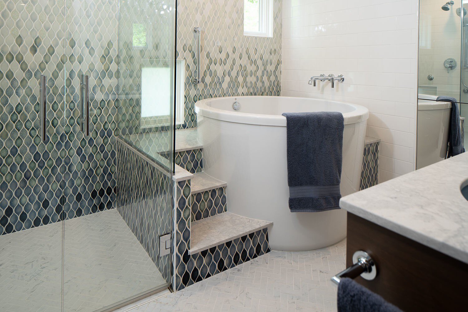 JonesDesignBuild-CurblessShower-001.JPG