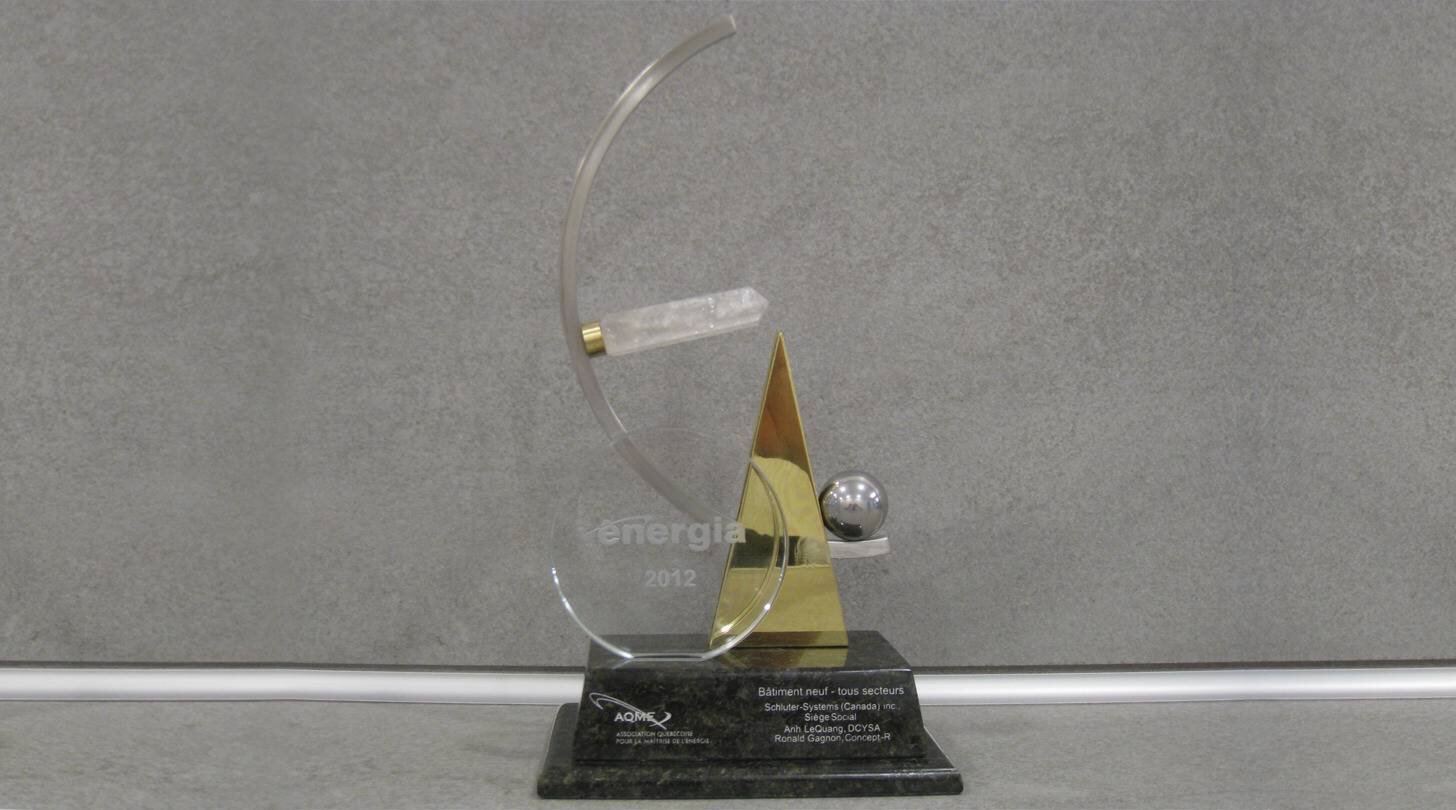 AQME_Award_sq.tif