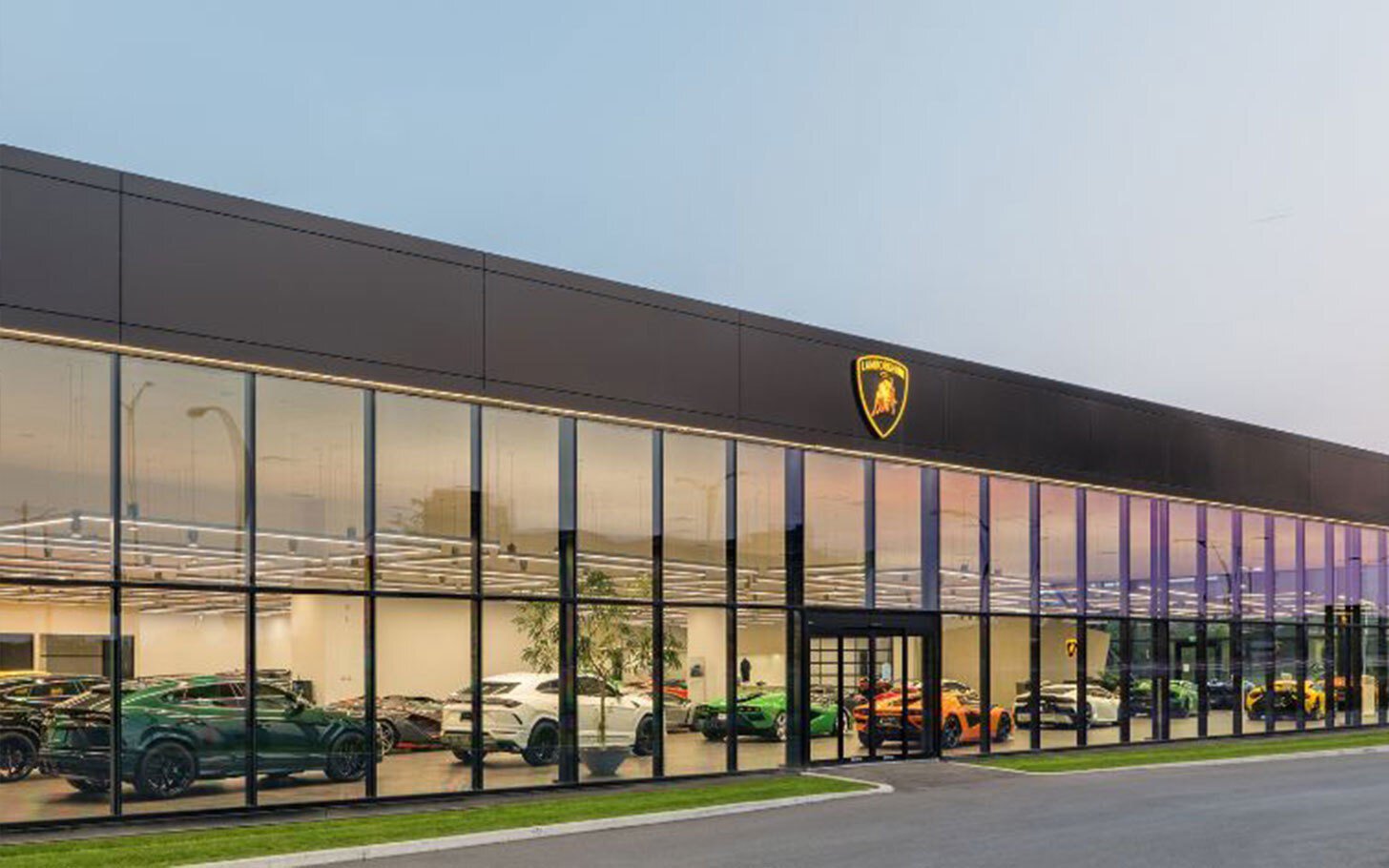 L'extérieur du bâtiment Lamborghini Montréal.