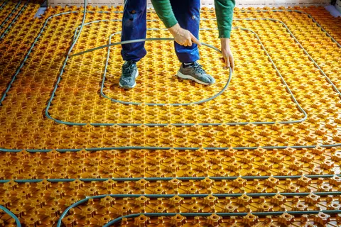 En una habitaci&oacute;n se acaba de instalar BEKOTEC-THERM.