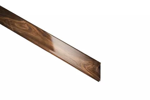 Perfil de rodapi&eacute; Schl&uuml;ter-DESIGNLINE-SL-AC impreso en decoraci&oacute;n de madera