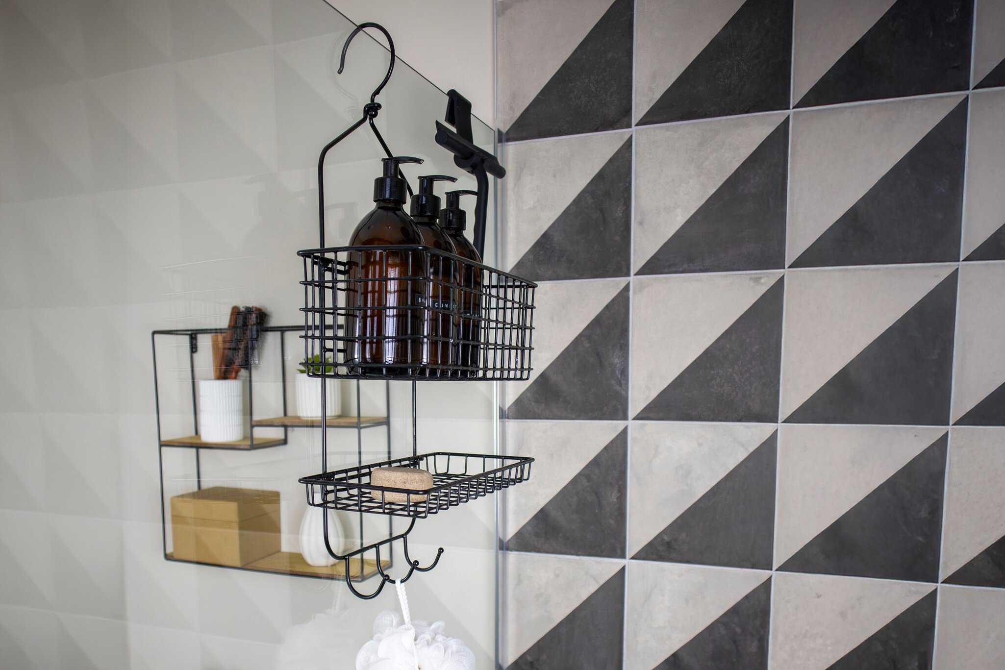 The Problem with Traditional Shower Storage
