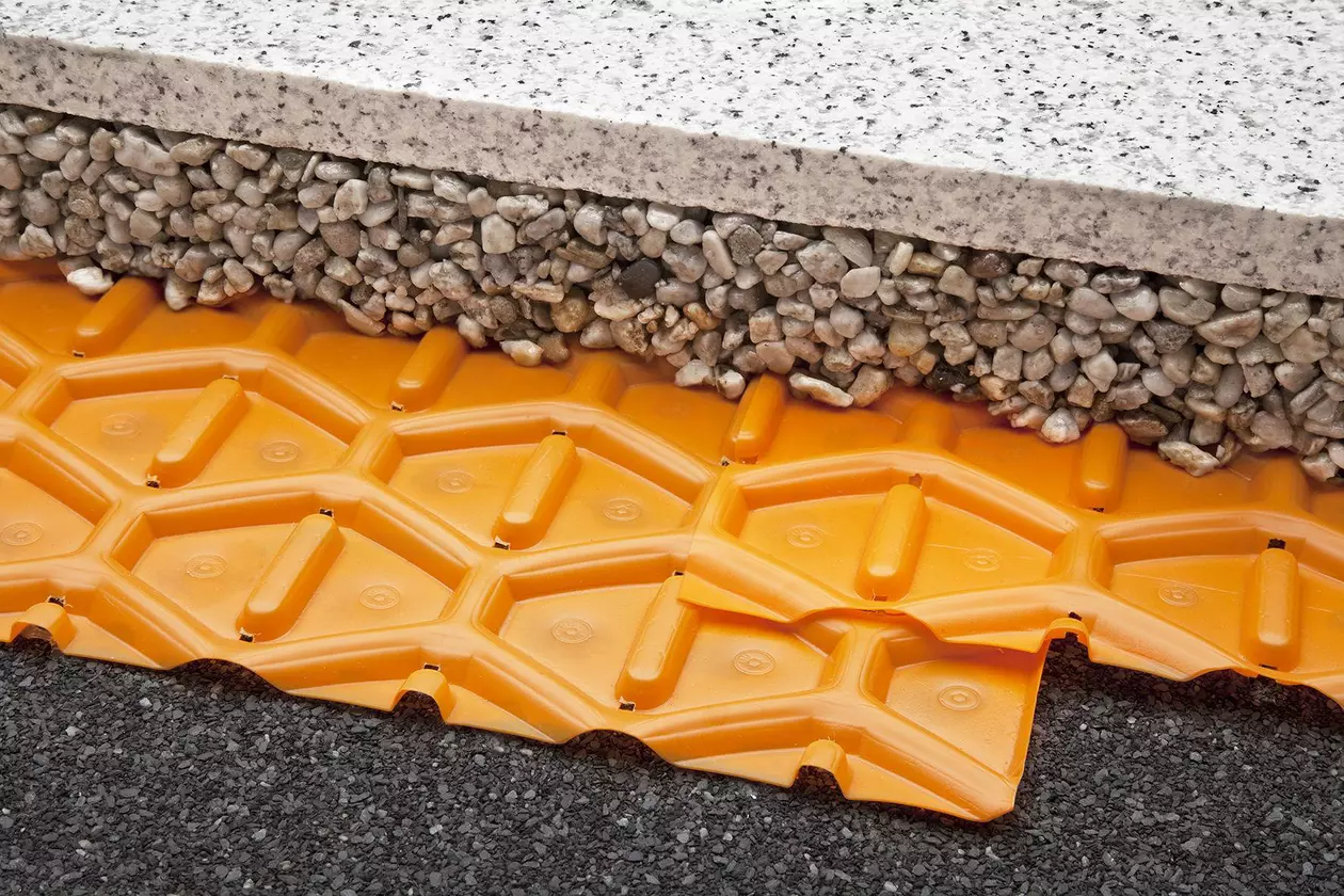 Schl&uuml;ter-Systems terrace assembly B.8 Unbonded installation over TROBA in gravel or crushed stone