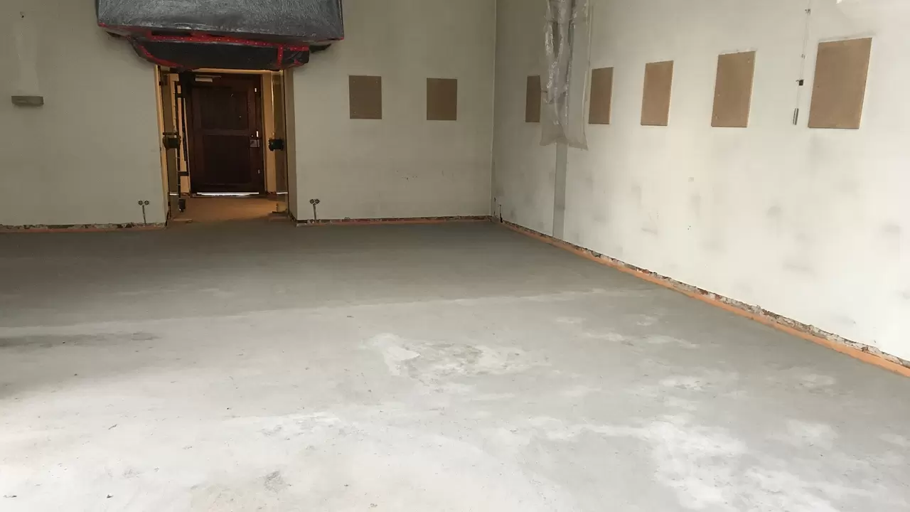Interior de la capilla con el recrecido instalado