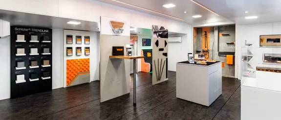 Encontrar&aacute; un showroom con los productos m&aacute;s destacados de Schl&uuml;ter-Systems, como los perfiles de remate y decorativos en acabado texturizado TRENDLINE y el suelo radiante BEKOTEC-THERM.