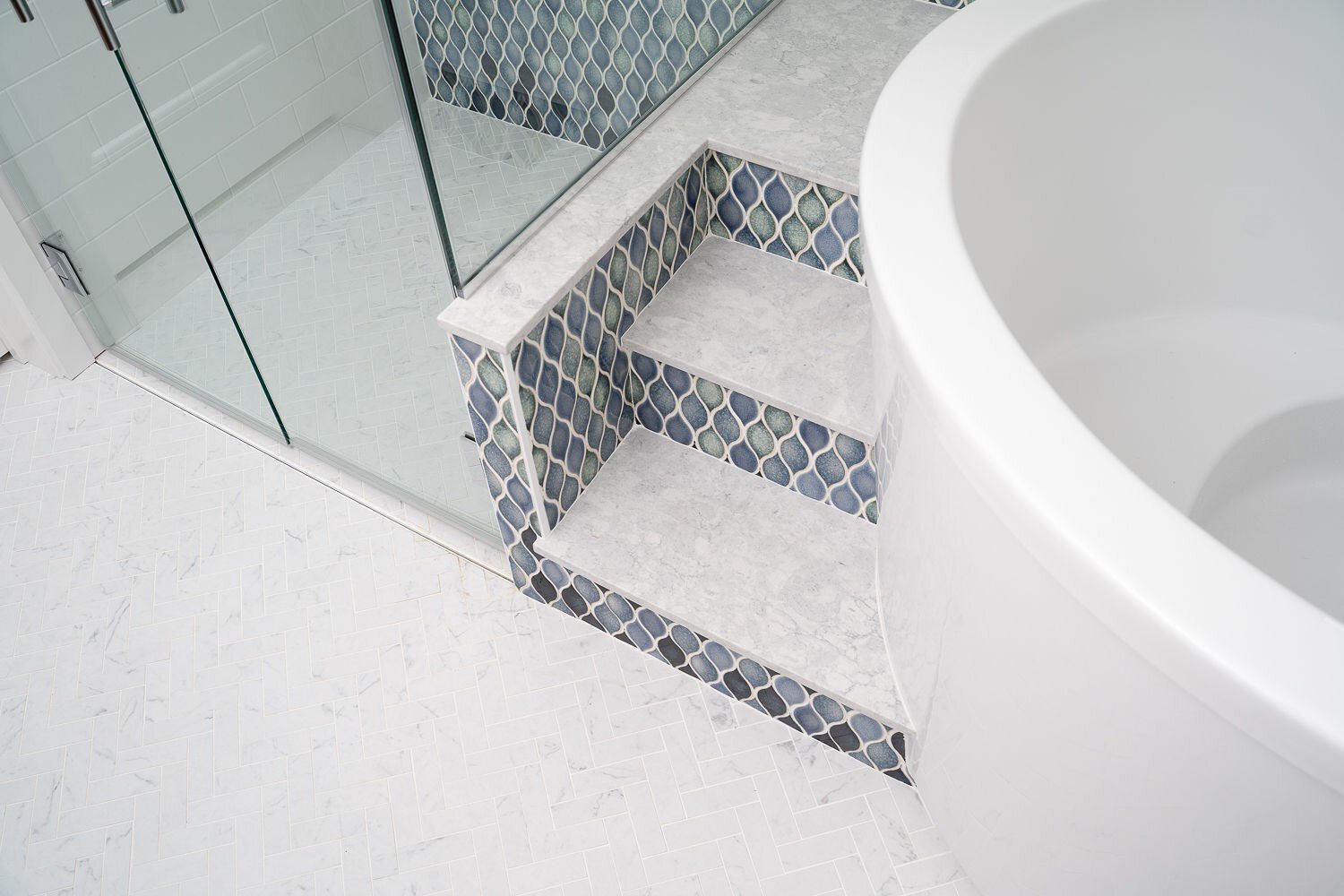 JonesDesignBuild-CurblessShower-003.JPG