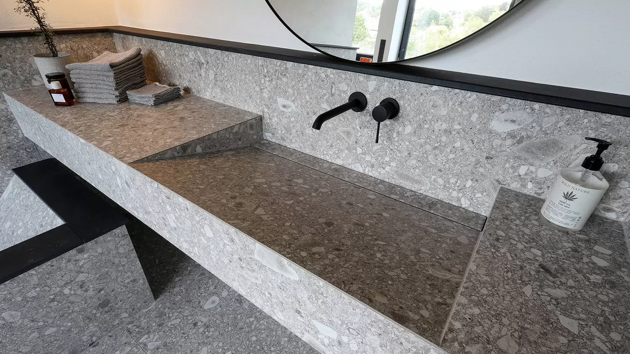 Lavabo iluminado con LIPROTEC