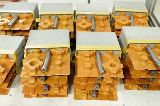 Detailn&iacute; z&aacute;běr prodejn&iacute;ho vzorku podlahov&eacute;ho vyt&aacute;pěn&iacute; Schl&uuml;ter-BEKOTEC-THERM