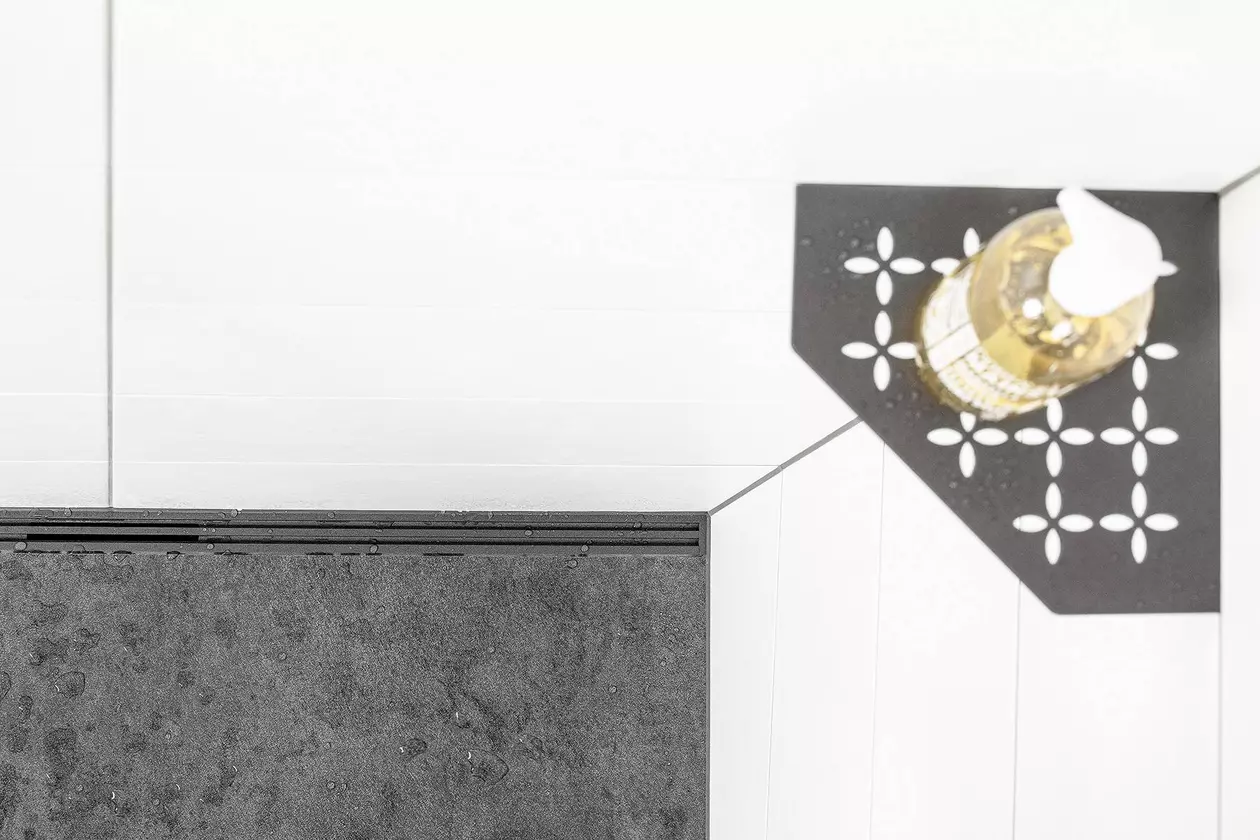 Schl&uuml;ter-KERDI-LINE-VARIO &auml;r en diskret, elegant designad duschr&auml;nna som kan anpassas perfekt till alla duschar i golvniv&aring;.