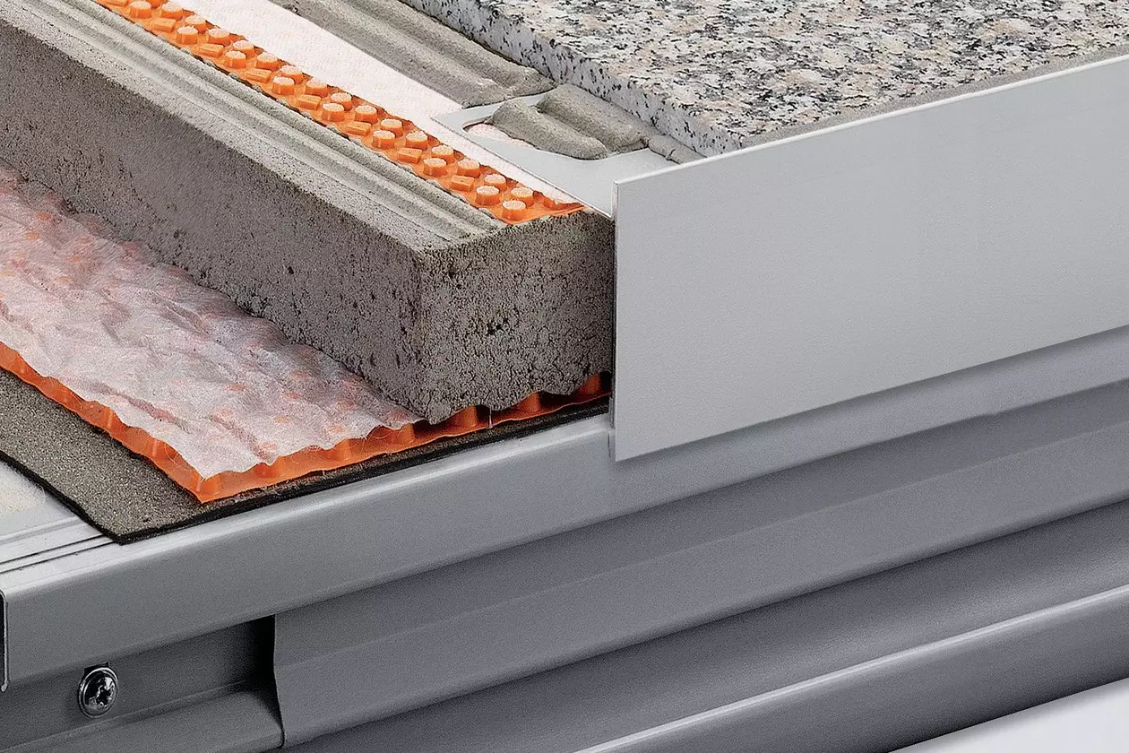 Schl&uuml;ter-Systems balcony assembly Covering assemblies over waterproofing layers according to DIN 18195