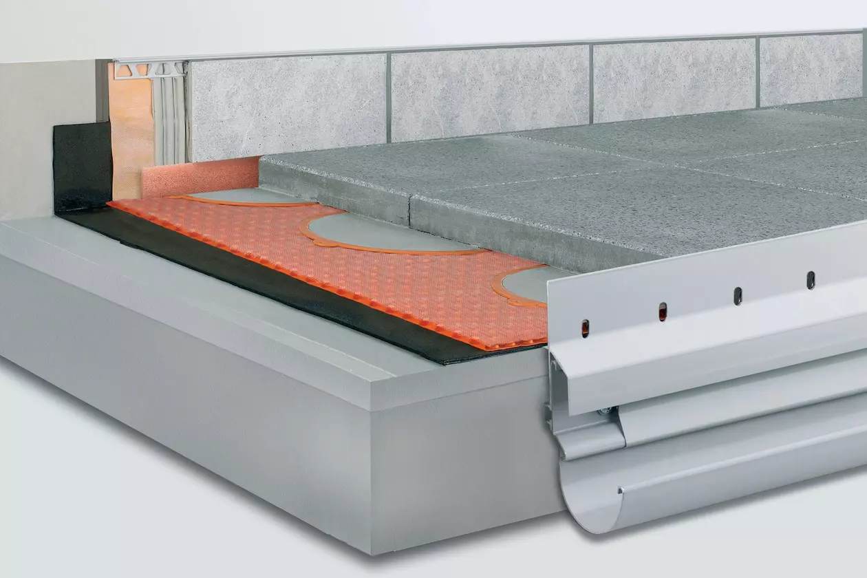 Schl&uuml;ter-Systems balcony assembly A.6 Unbonded installation over TROBA-PLUS 8G on thin-bed mortar spots with TROBA-STELZ-DR