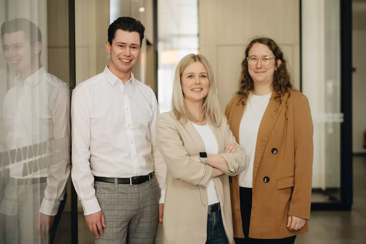 Das Schl&uuml;ter-Systems-Recruiting-Team, Josua Elbel, Lena Fleitmann und Ronja Litz
