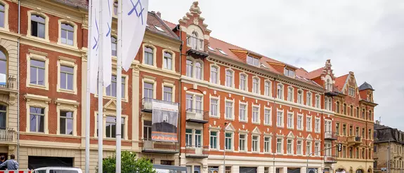 A Palais am Steinberg műeml&eacute;k lak&oacute;- &eacute;s kereskedelmi &eacute;p&uuml;letek k&uuml;lső n&eacute;zete Meissenben, Sz&aacute;szorsz&aacute;gban.